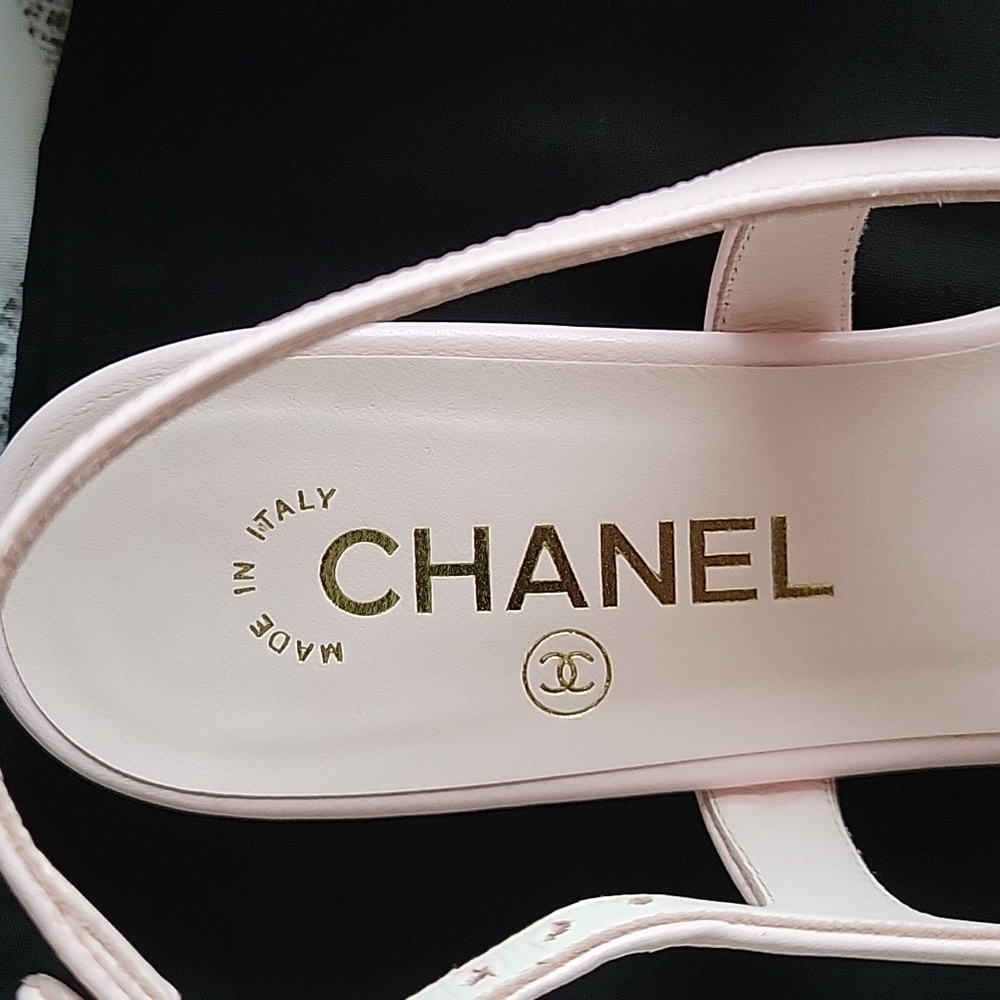 CHANEL Light Pink Bow Sandals, 39 - Picture 4 of 10